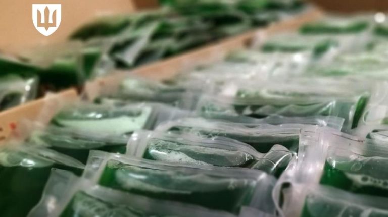 Проблеми із поставками грілок до війська: в ГАР МОУ розповіли нові подробиці