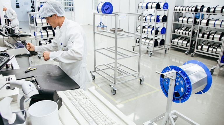 Єдиний виробник оптоволокна в РФ припинив роботу після ударів українських БПЛА – ЗМІ