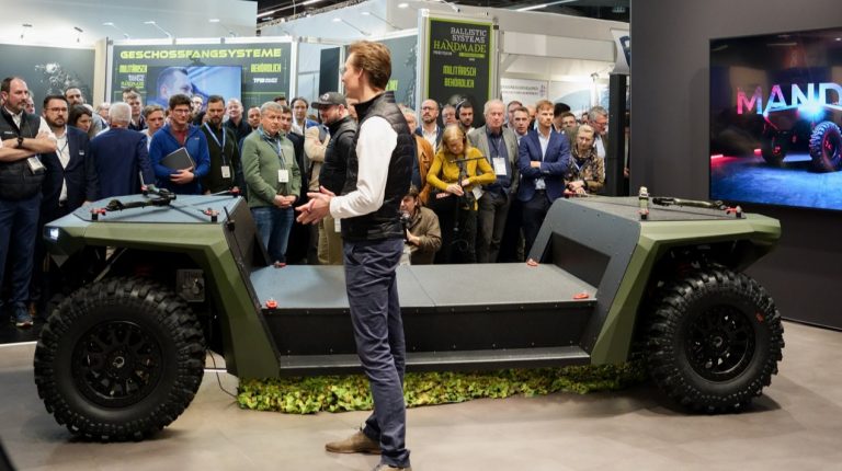 Quantum Systems показала наземний дрон, який може розганятися до 100 км/год