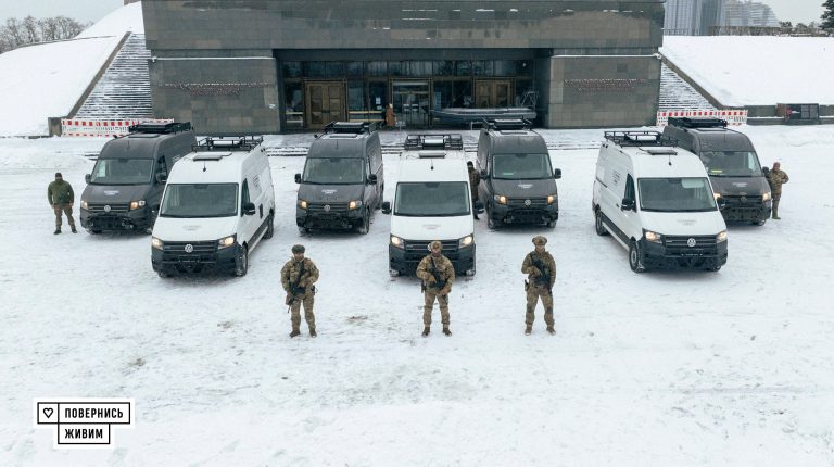 “Повернись живим” передав військовим 15 мобільних пунктів управління безпілотниками