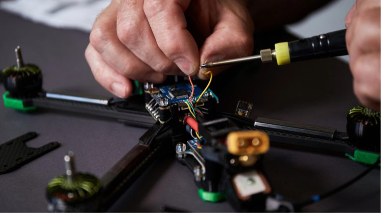 Більше дронів для України: TAF Industries запускає спільне виробництво БПЛА у Німеччині