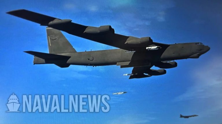 Boeing показала нові далекобійні бомби на стратегічних бомбардувальниках