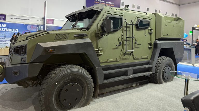 “УкрАрмоТех” презентувала дві нові бронемашини на міжнародній виставці в Саудівській Аравії