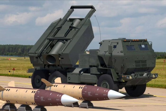 США та Україна обговорюють можливість бити вглиб Росії