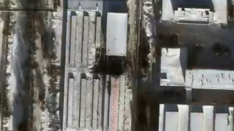 Пролом 30 на 24 метри: OSINT-аналітики показали наслідки удару ракет “Фламінго” по заводу в РФ