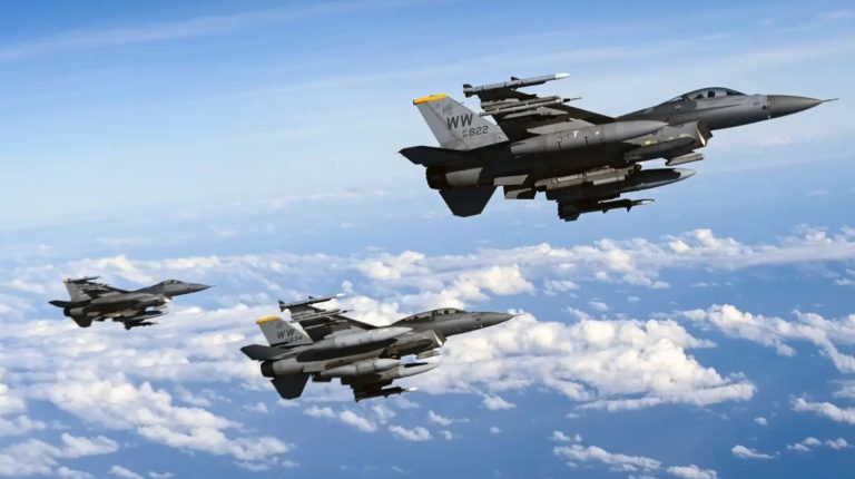 Україна отримає від Нідерландів симулятори F-16 для навчання пілотів