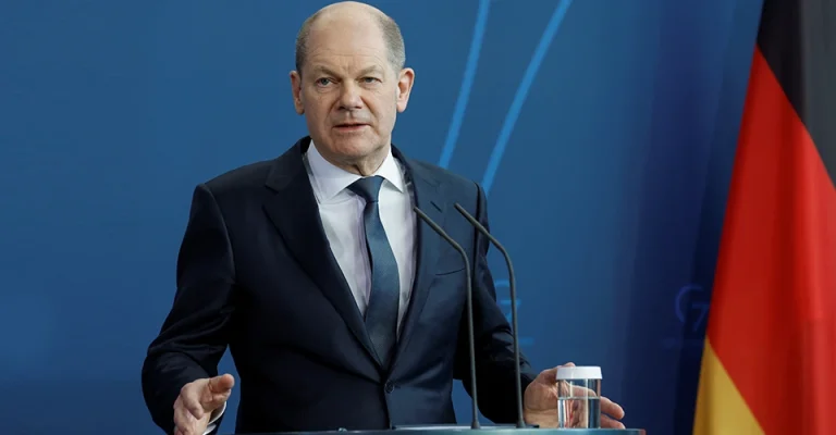 Негайне припинення вогню, без серйозних переговорів з Росією, просто заморозить війну, – Шольц