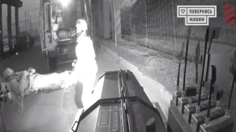 Піхотинця, в якого відняло ноги на позиції, евакуювали за допомогою НРК