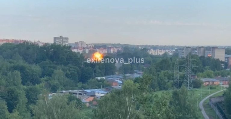 Москву та Підмосков’я атакували дрони: над столицею рф — густий дим (відео)