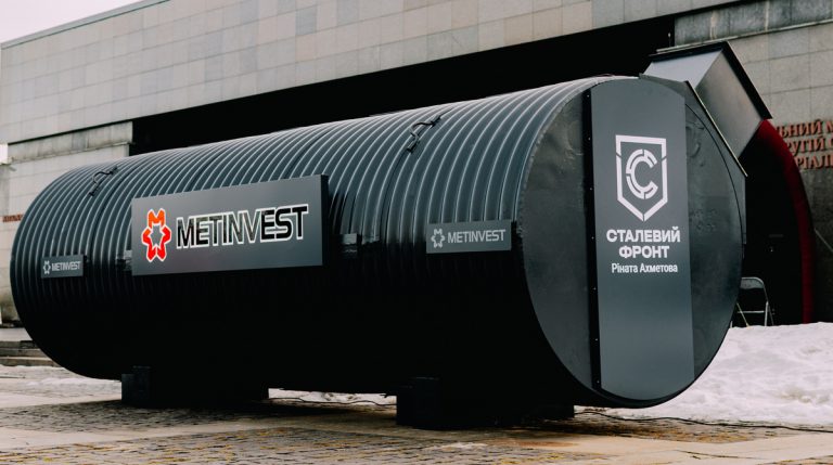 Укриття і польове житло військових: Метінвест передав на фронт вже 900 сталевих “криївок”