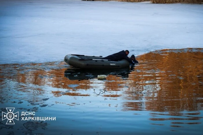 У Харкові шестеро дітей провалилися під лід: є загиблі