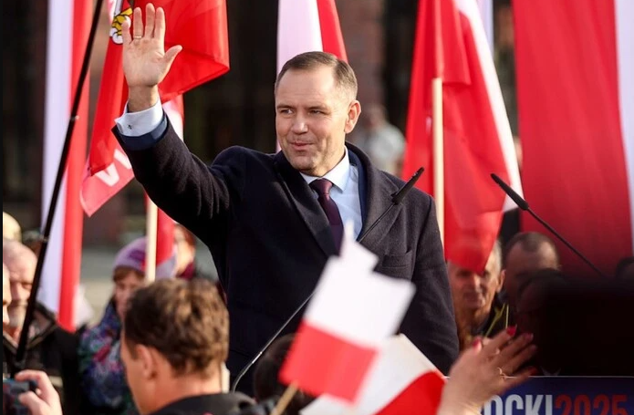 Новообраний президент Польщі Навроцький зробив свою першу заяву