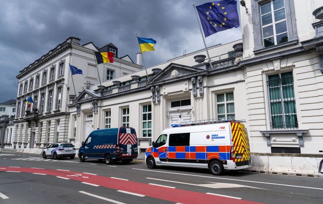Українські консули в Бельгії відвідали підлітка, якого підозрюють у вбивстві матері й сестри