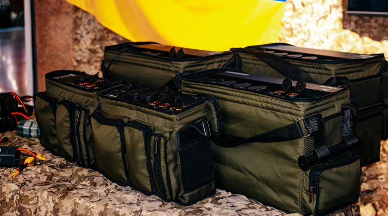 “Промавтоматика” показала власну продукцію для фронту: від зарядних станцій до батарей для Mavic