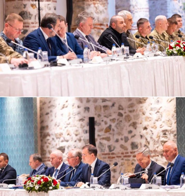 Українська делегація на перемовинах з РФ спілкується через перекладача, – ЗМІ