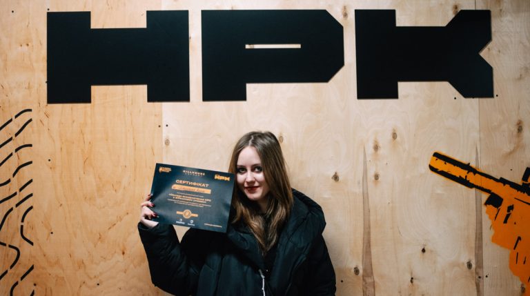 Стаття
                    Складніше за машину. Як Третій корпус навчав журналістку "Оборонки" керувати військовим роботом