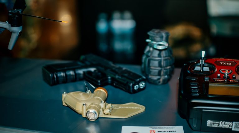SKIFTECH показала український тренажер “міна-пелюстка” для навчання військових