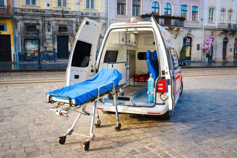 Перевозка больных в Киеве при хронических заболеваниях: особенности и требования